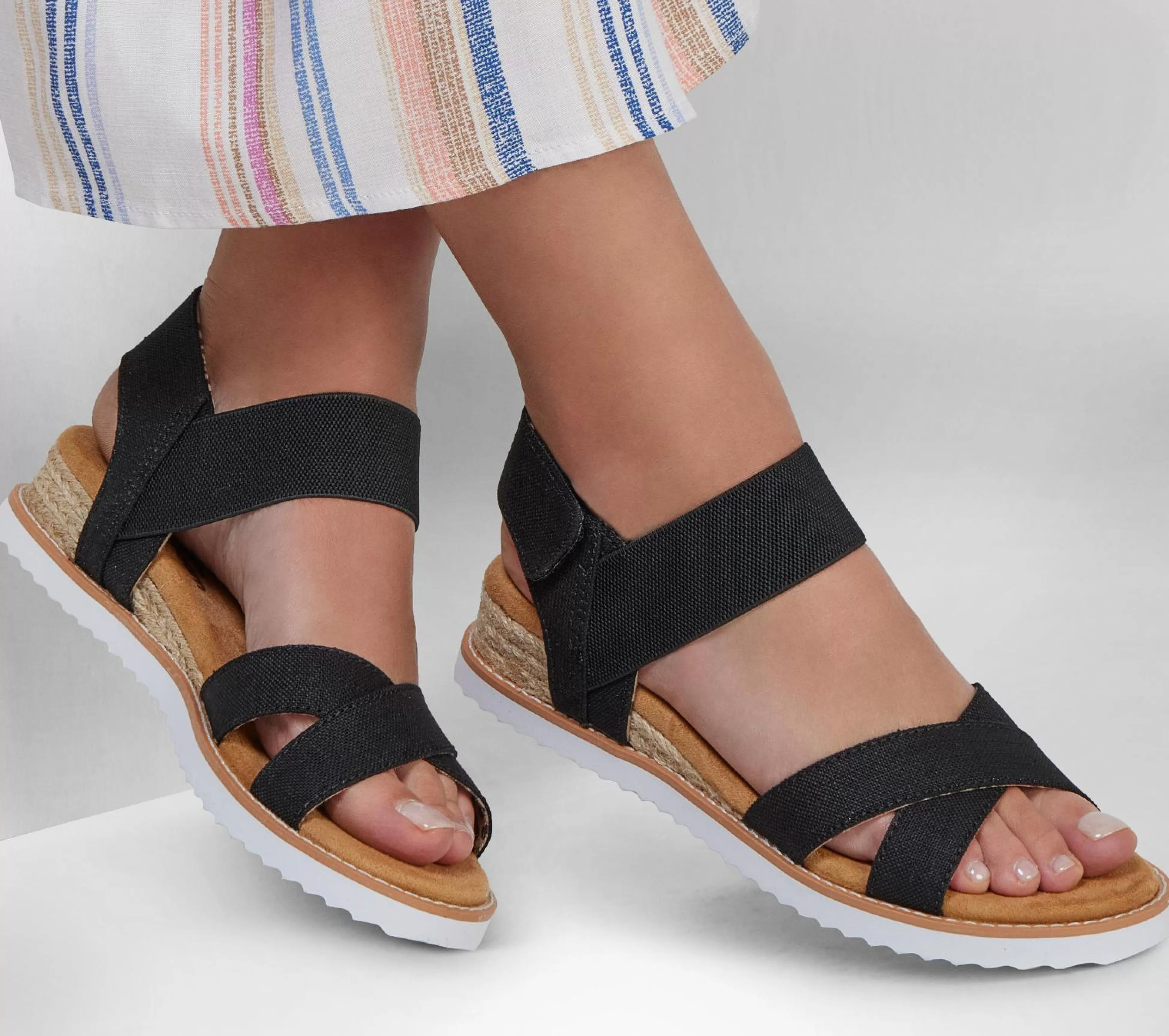 SKECHERS Sandalen^BOBS Desert Kiss - Secret Picnic ZWART