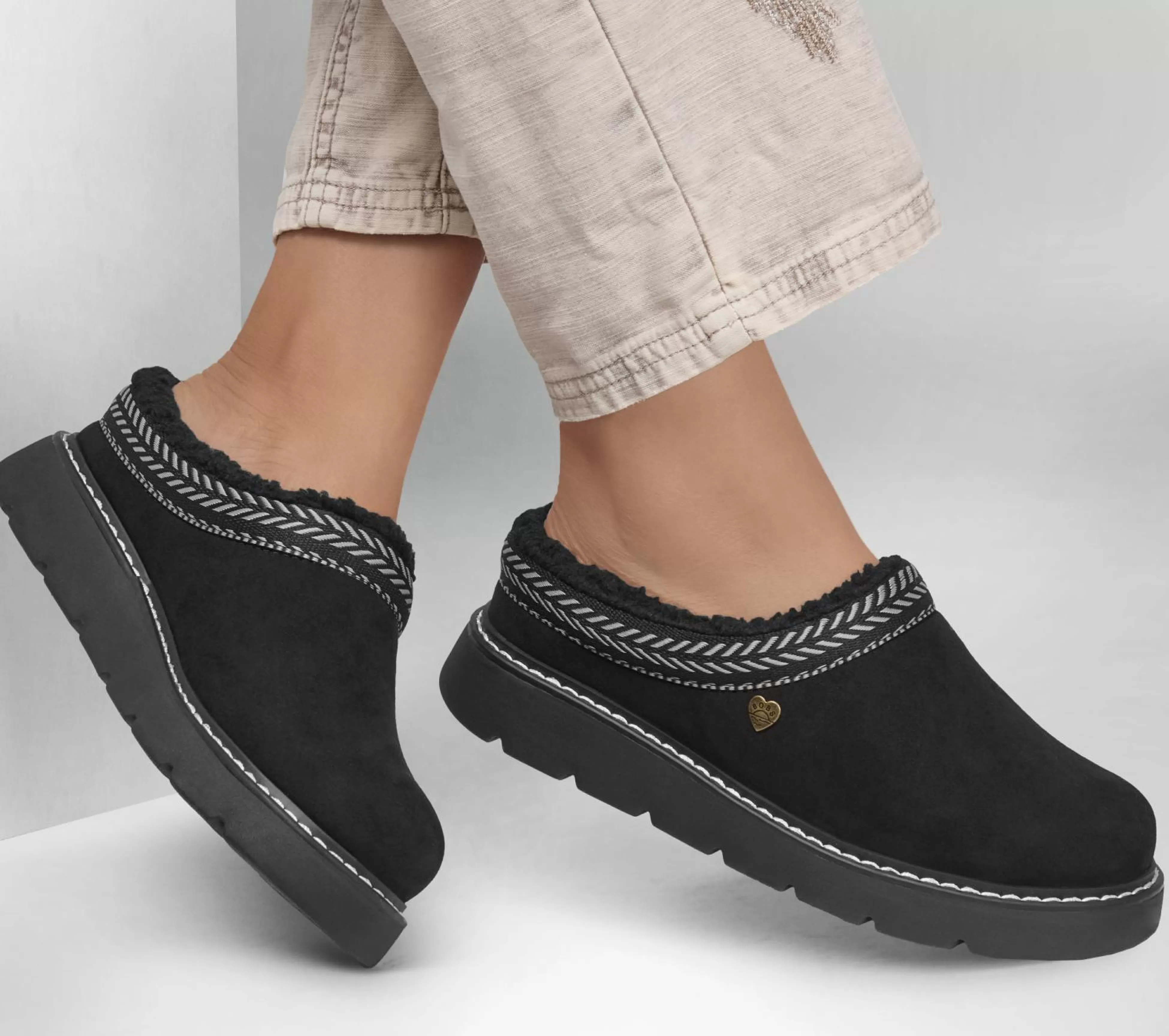 SKECHERS Pantoffels^BOBS Keepsakes Lite - Cozy Fest ZWART