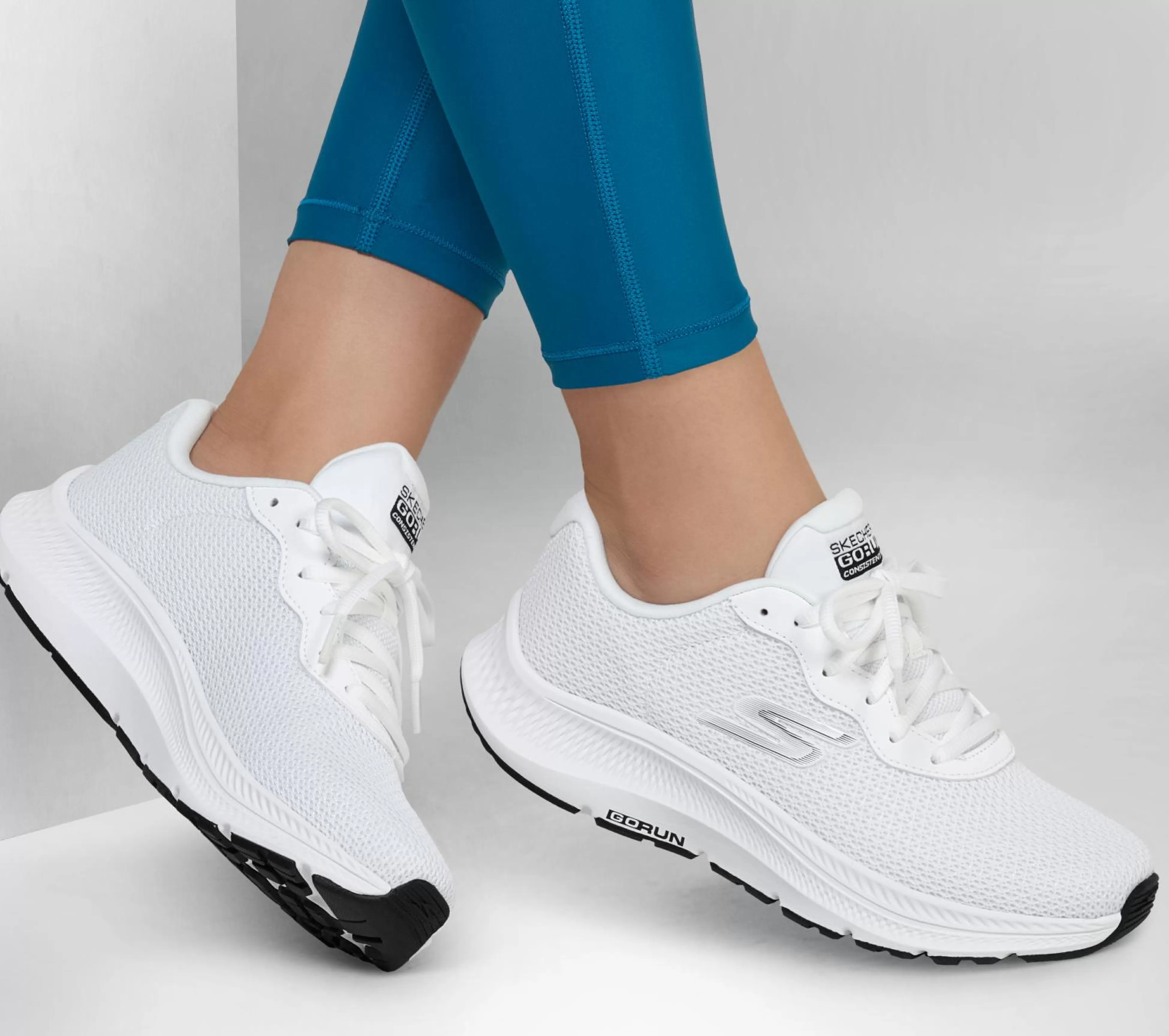 SKECHERS Veterschoenen | Sportieve Sneakers^GO RUN Consistent 2.0 - Engaged WIT / ZWART