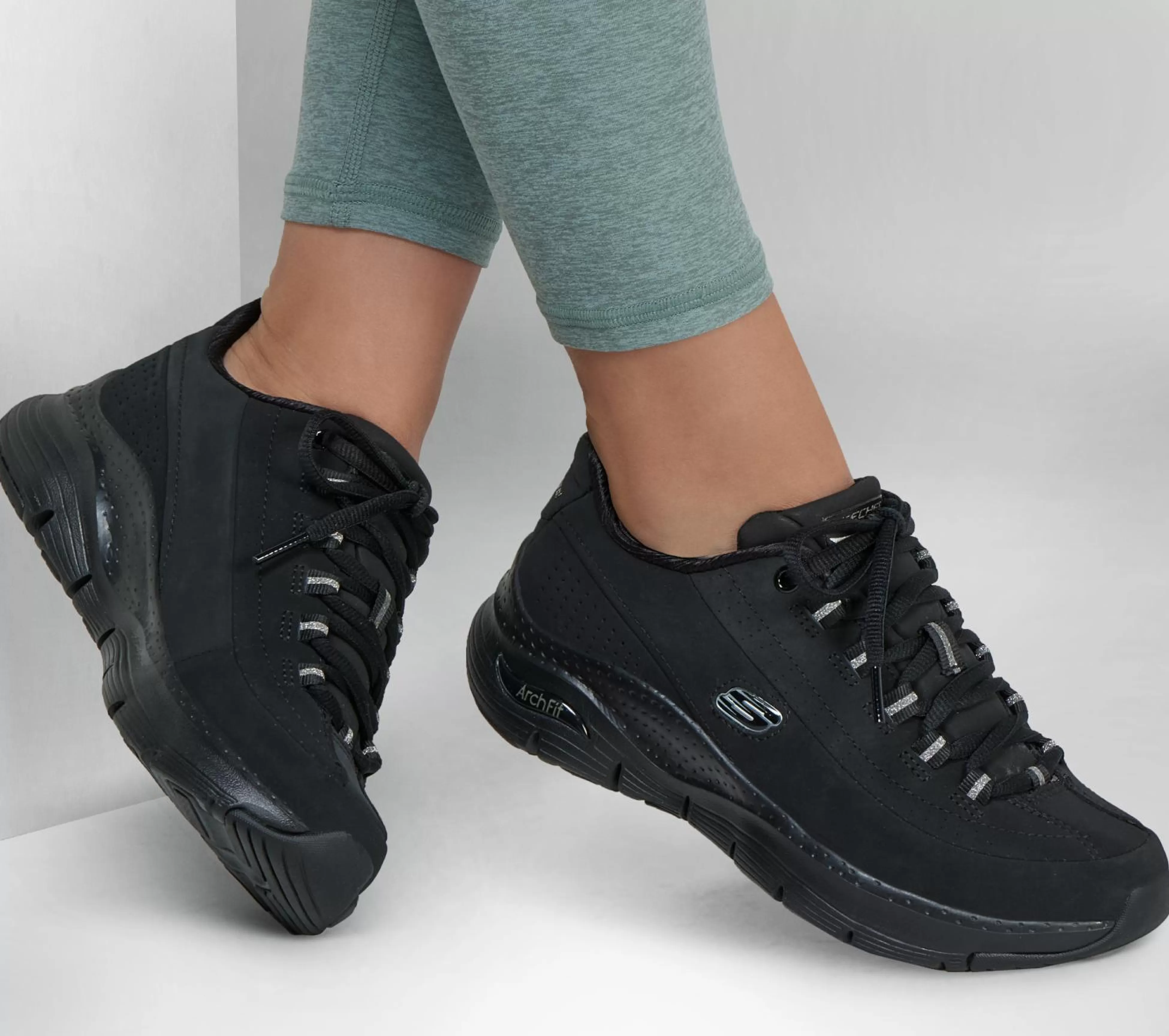 SKECHERS Sportieve Sneakers^ Arch Fit - Metro Skyline ZWART